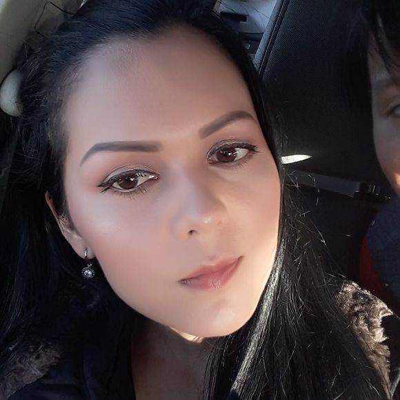 Meet your Posher, Cindy stephanie - Picture 1 of 1